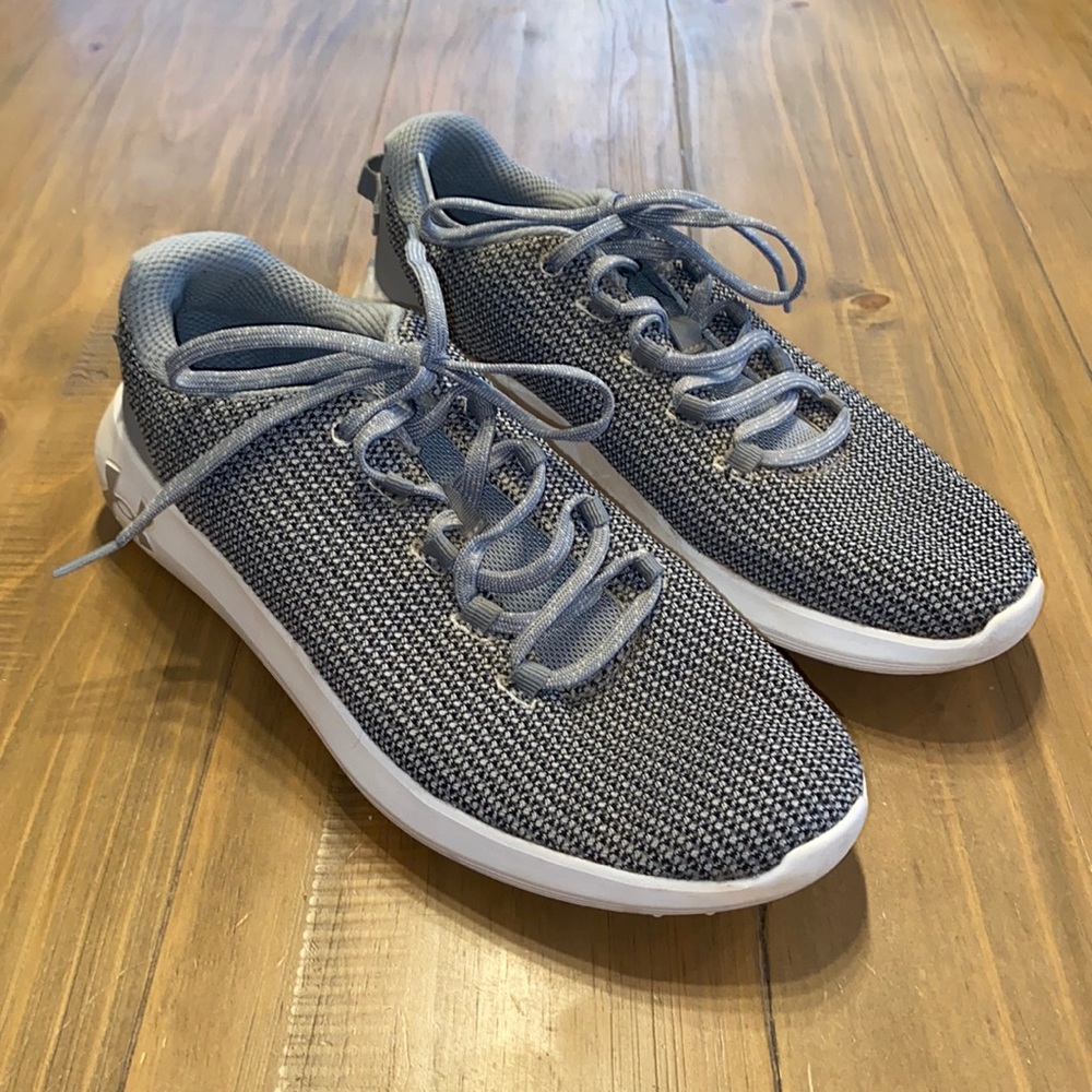 Under Armour Sneakers